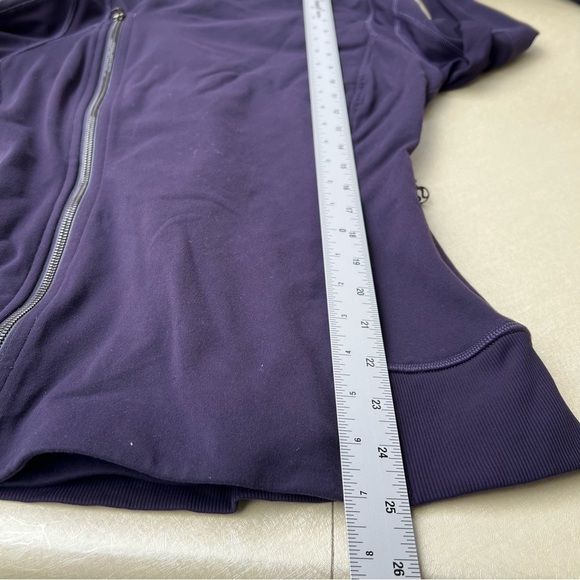 Lululemon Bhakti Yoga Jacket
Black Grape Women’s Size 6 - Picture 6 of 10